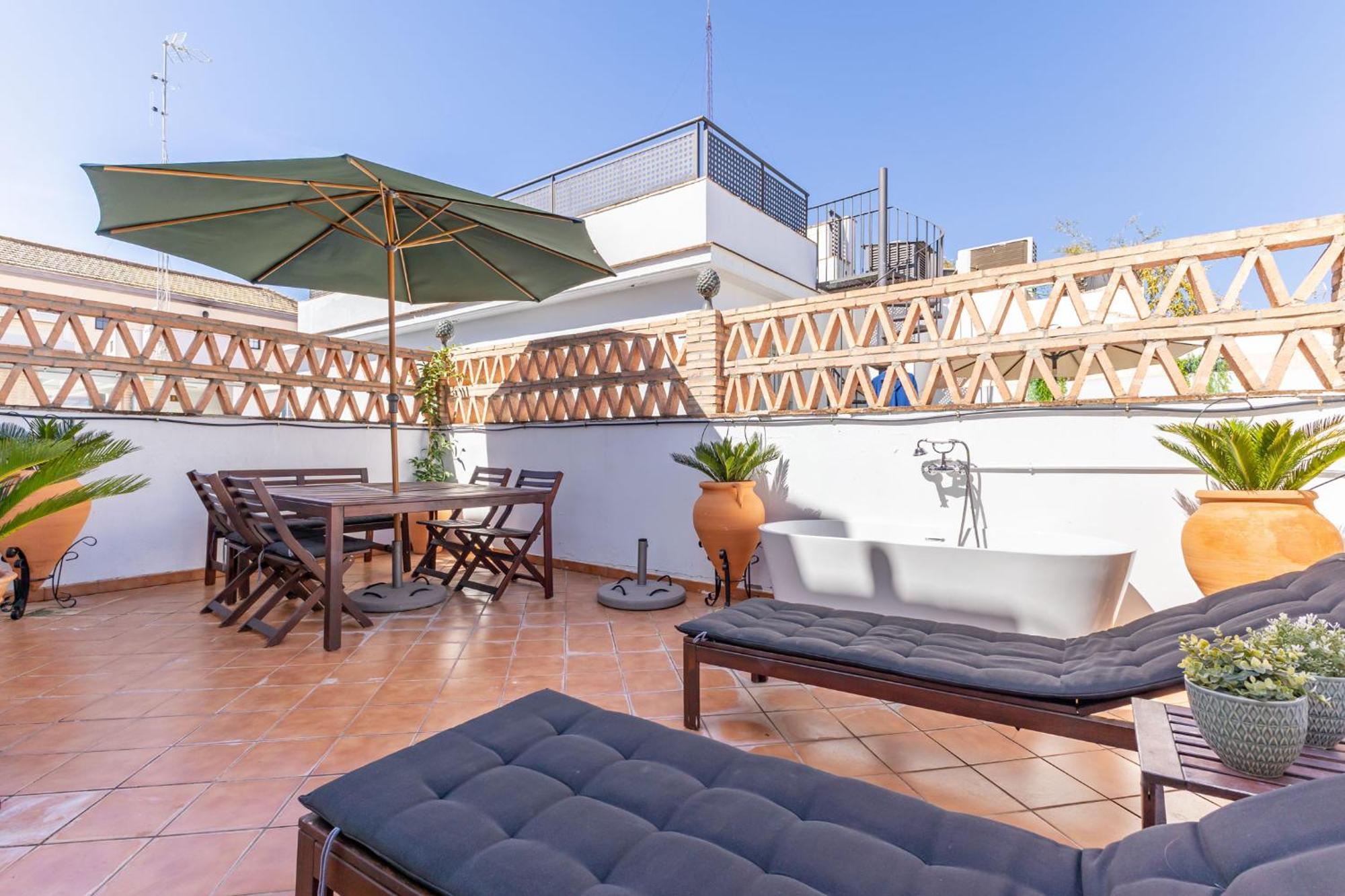 Ohliving Maestranza Apartment Севиля Екстериор снимка