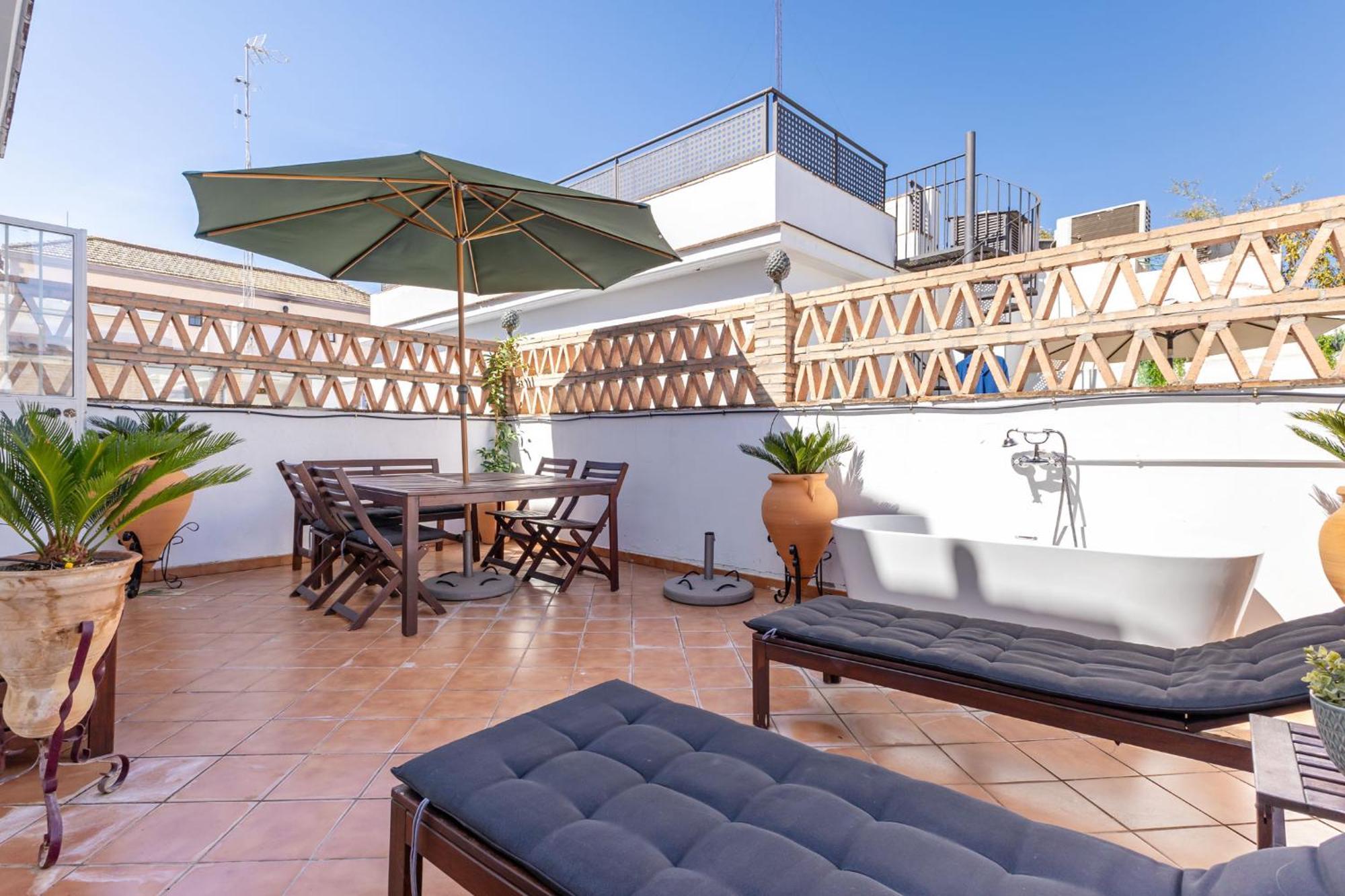 Ohliving Maestranza Apartment Севиля Екстериор снимка